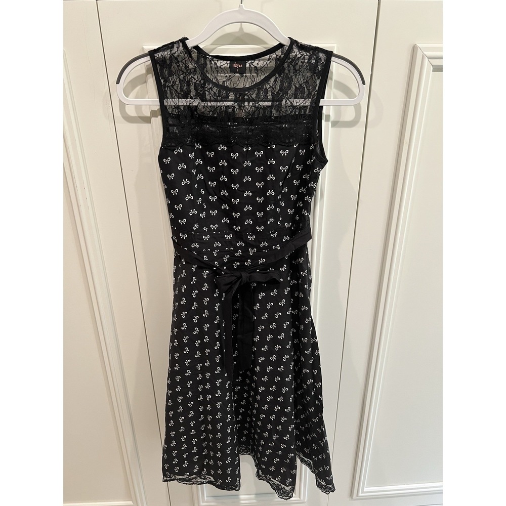 Akyra Black & White Bow Print Fit & Flare Dress Belted Size Small Whimsical Lace